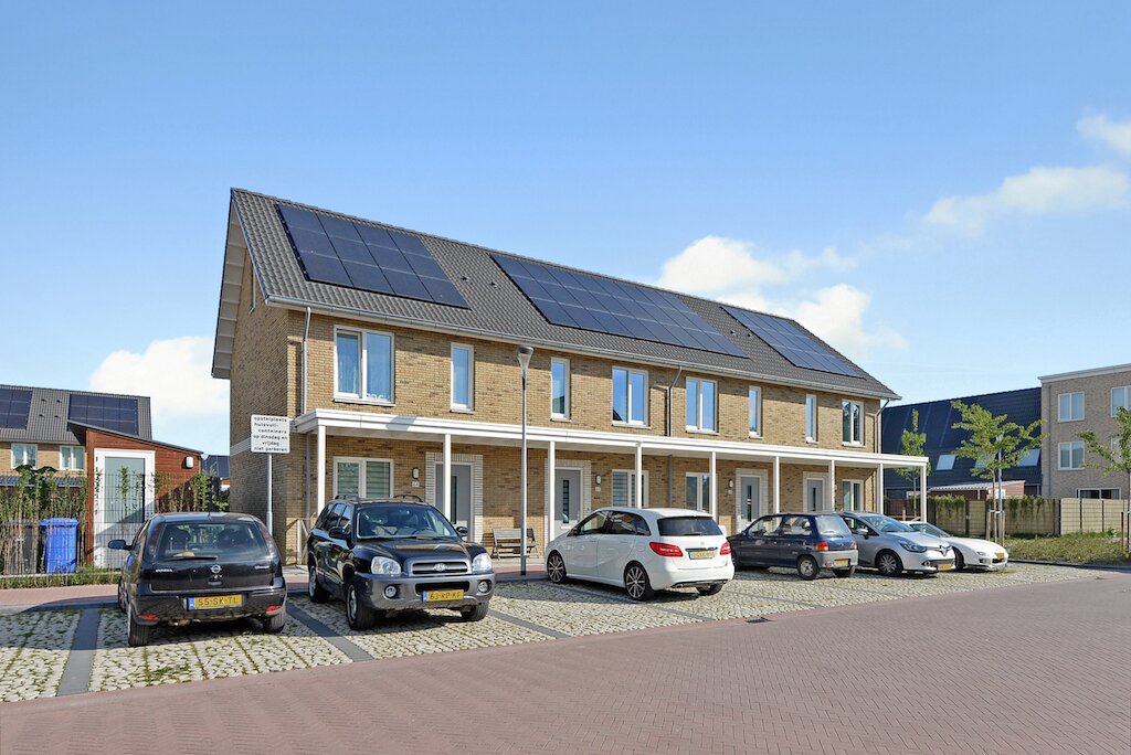 homes for rent on Anna van Hogendorpstraat 38